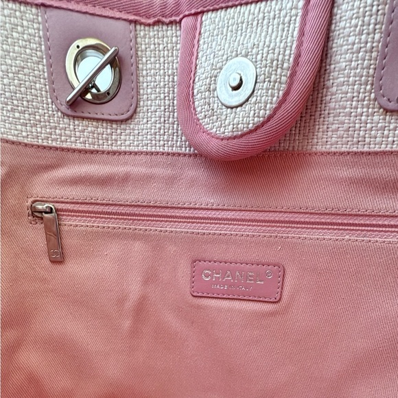 Chanel Pink and White Small Woven Straw Raffia Deauville - Picture 4 of 7